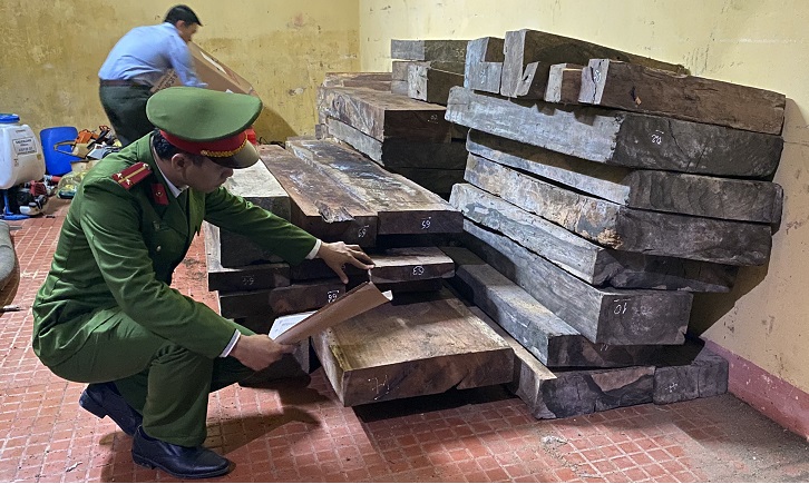 Công an Quảng Bình: Bắt giữ vụ tàng trữ hơn 2,3m3 gỗ quý không có giấy tờ hợp pháp